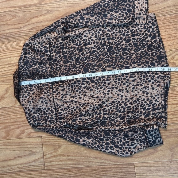 3 for $20 Bundle! Topshop satin leopard animal print pajama-style blouse Size 4 - Picture 5 of 6
